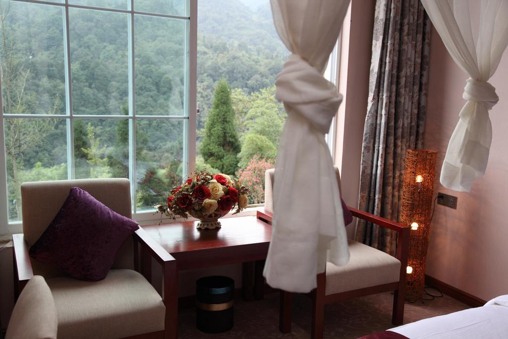 Panshan Tingquan Tuwo Holiday Resort Leshan Rum bild