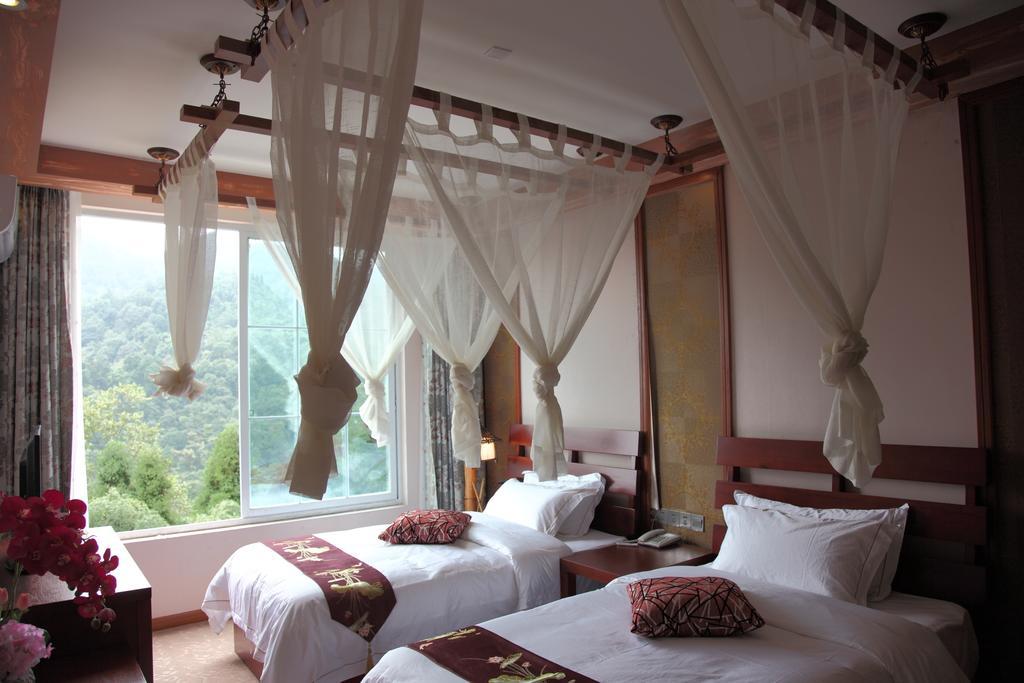 Panshan Tingquan Tuwo Holiday Resort Leshan Rum bild